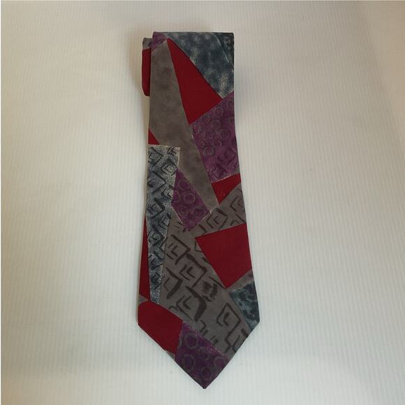 Oscar de la Renta Vintage Tie 100% Silk Made in USA Abstract Geometric Red Gray - Picture 1 of 7